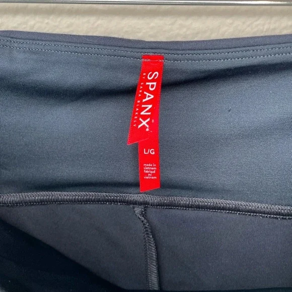 Spanx Ankle Length Ponte Hem Slit Leggings Size Large Navy Slimming - Picture 7 of 9